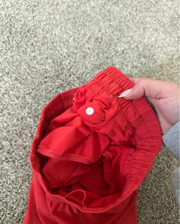 Lululemon Shorts Hotty Hot Low-Rise 2.5" Lined 6 - Image 4