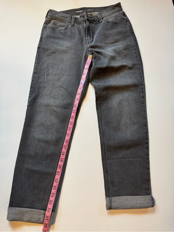 Old Navy Gray Mid-Rise Wow Boyfriend Jeans Size 6 - Image 3