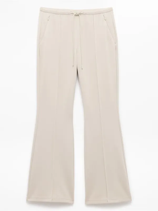 New Athleta M Seasoft Pintuck Mid Rise Flare Pant Medium Zephyr Cream Regular - Image 6