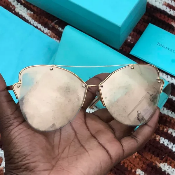 Tiffany & Co TF 3063 6105/E0 Gold Metal Aviator Heart Butterfly Shape Sunglasses. - Image 4