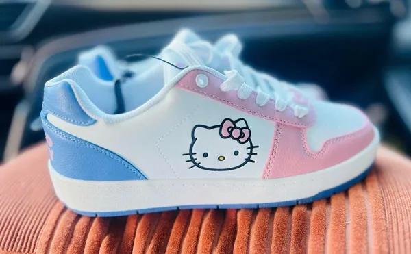 Hello Kitty by Sanrio Women's Casual Court Sneakers size 9 - Image 9