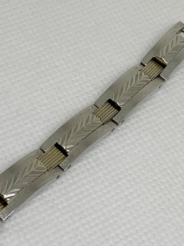 Vanity fair women’s watch silver gold tone 20mm mop dial quartz analog running - Image 3