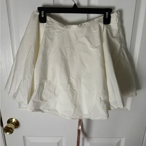 House of CB Cadie White Cotton Corset Top & Celia Built-In Bloomer Shorts Skirt - Image 8