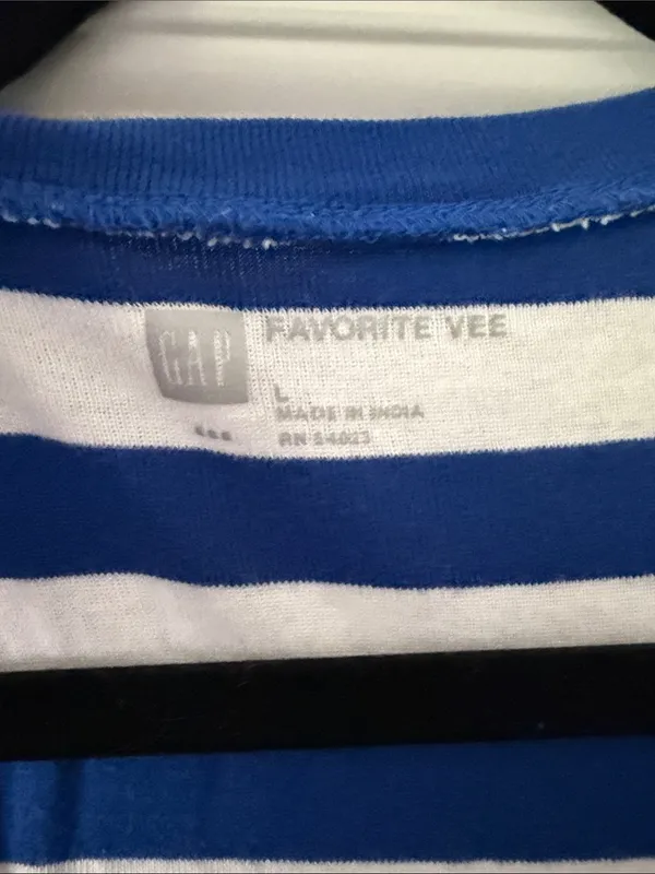 GAP V-Neck Tees - Image 2