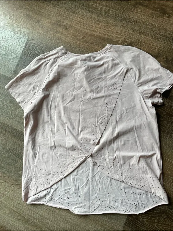 lululemon athletica Performance Tee Quick Pace Short Sleeve Size 10 - Image 4