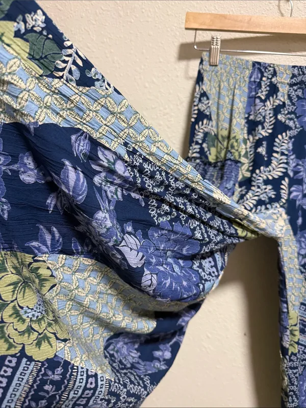 Angie Blue Patchwork Floral Wide‎ Leg Boho Pants Smocked Size Small - Image 9