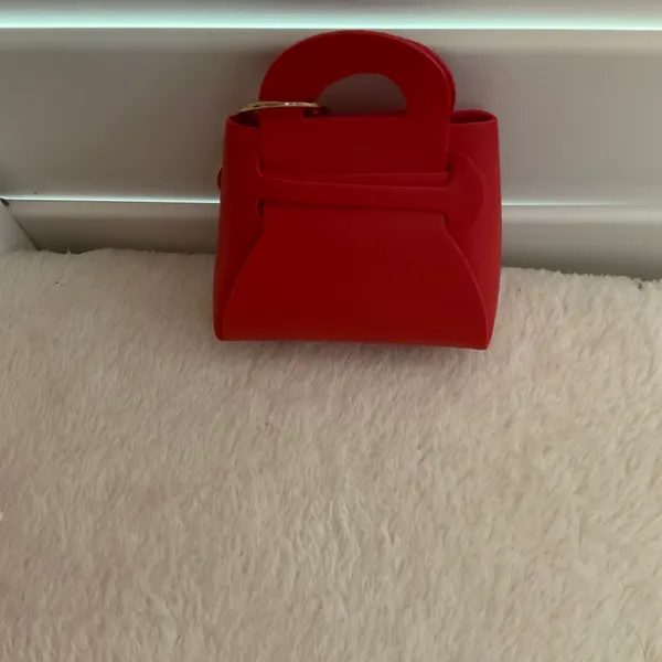 Little red bag key fob - Image 3
