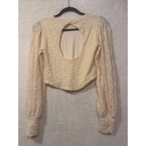 Altar'd State Ivory Textured Lace Cropped Long Sleeve Keyhole Back Top‎ Medium - Image 5