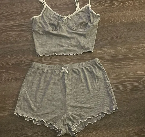 New Boutique Women's grey Bow Knot Ruffle Trim Sleepwear Set. Size Medium - Image 2