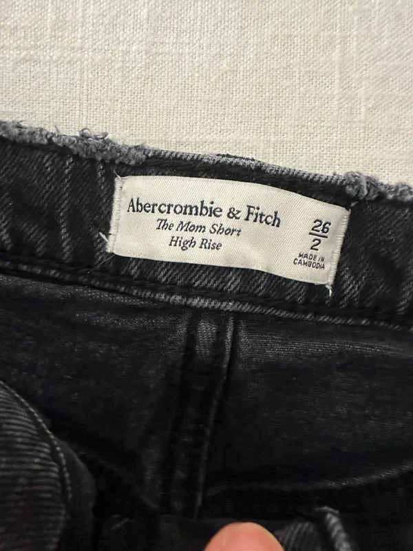 Abercrombie High Rise Mom Shorts - Image 3