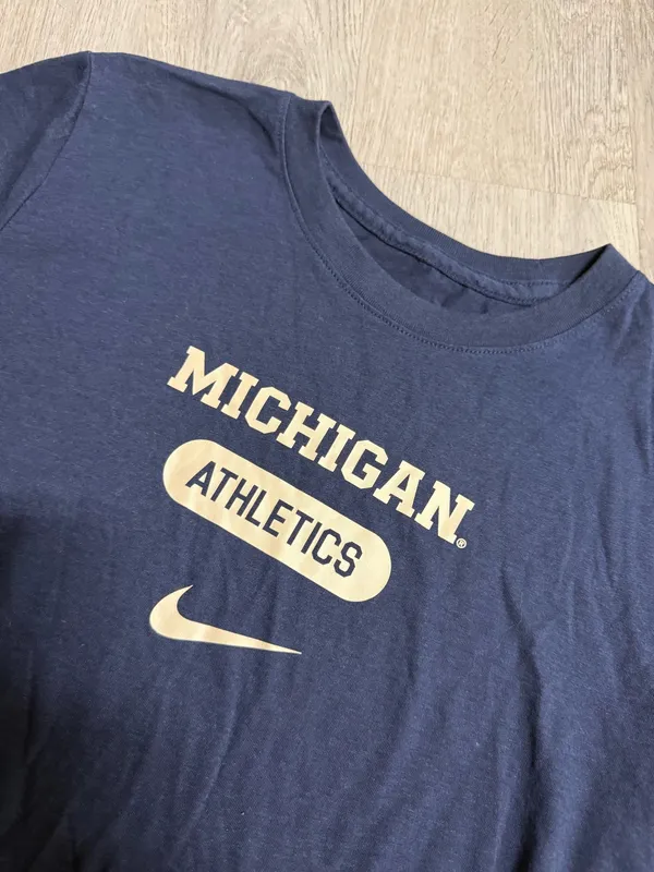 Nike Michigan tee shirt  - Image 4