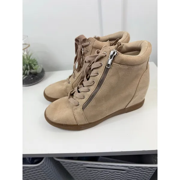 Women’s Boots Size 9 Brown - Image 6
