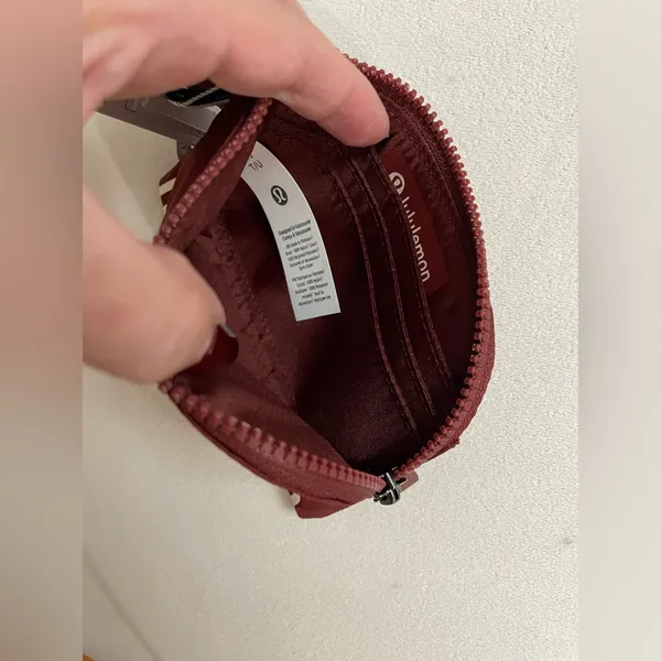 Lululemon NWT Clippable Card Pouch Burgundy Wristlet - Image 7