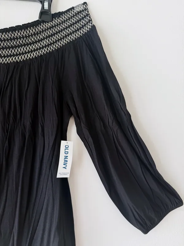 Old Navy Off-The-Shoulder Top - Image 4