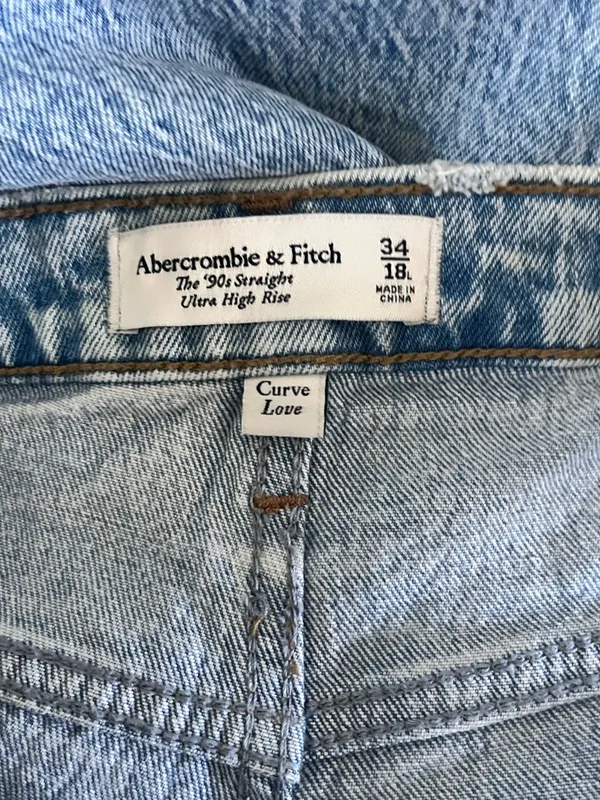 Abercrombie & Fitch Curve Love The ‘90s Straight Ultra High Rise Jeans Size 18 L - Image 2