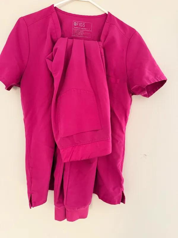 FIGS Scrubs Set - Image 5