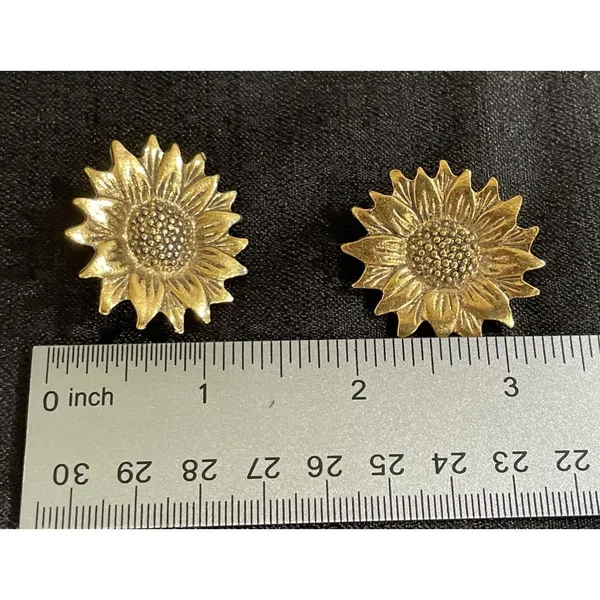 Vintage Earrings Sunflower Clip-On Gold Tone Beautiful - Image 4