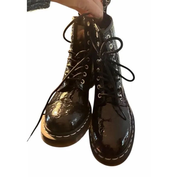 Dr Martens 1460 Women Size 9 Jungle Patent Leather Flower Emboss Boot Black - Image 6