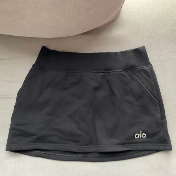 Alo Yoga Accolade Skirt Black XS - Image 2