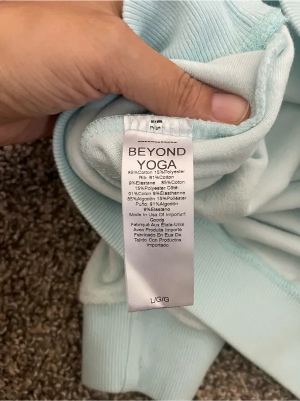 Women’s Beyond Yoga Tropez Terrycloth Pullover Shorts Set Loungewear Size L - Image 6