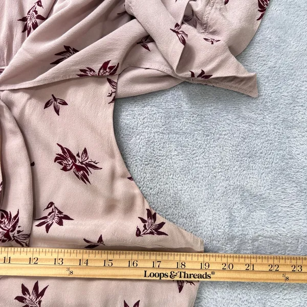 Free People Stealing Kiss Mauve Floral Romper Ruffle Flutter Sleeve‎ Tie Front M - Image 8