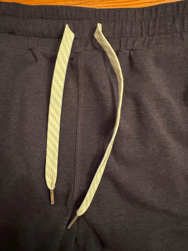 Vuori Women’s Gray/Black Performance Joggers - Image 3
