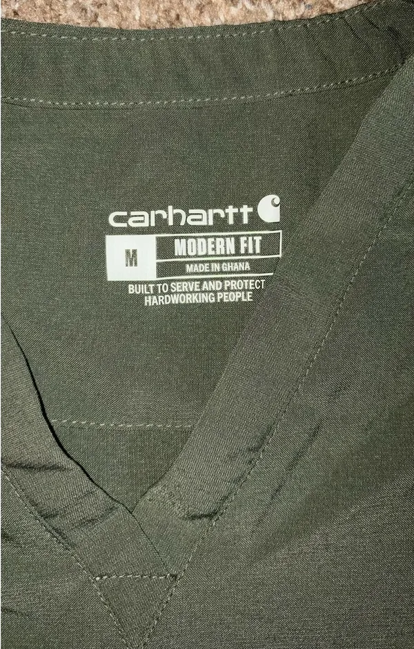 Green Carhartt scrub set - Image 2