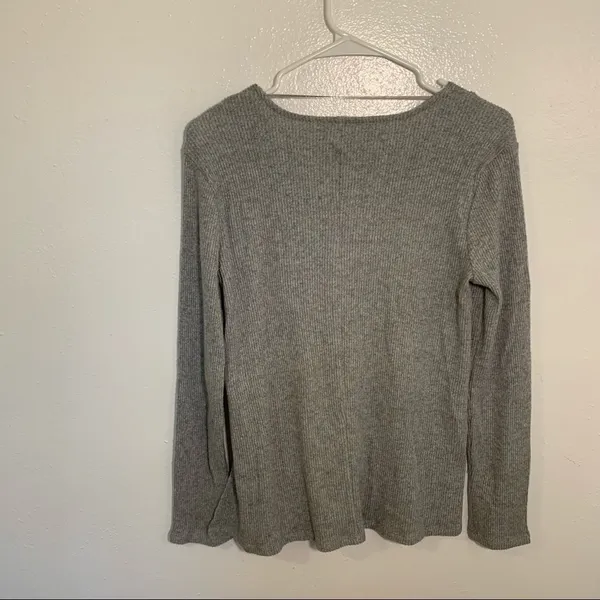 Cable & Gauge‎ Women's Size Small V-Neck Pullover Sweater Gray Ribbed Buttons - Image 7