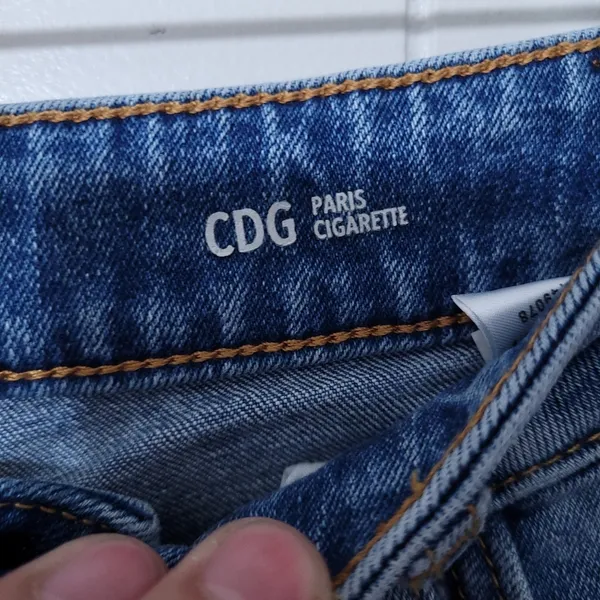 Warp + Weft Distressed Button Fly Cigarette Jeans |CDG Paris Size 25x26 - Image 6