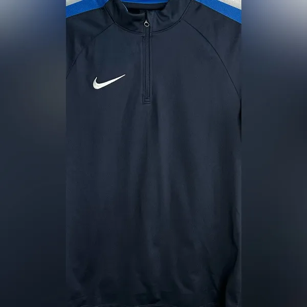 Nike Women’s Navy Dri-Fit Pullover Top - Image 4