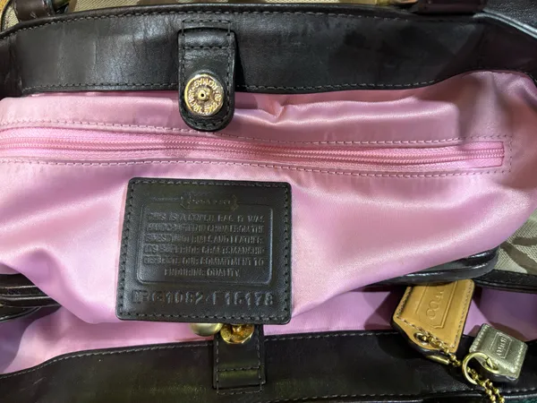 Vintage Coach Shoulder Bag - Image 5