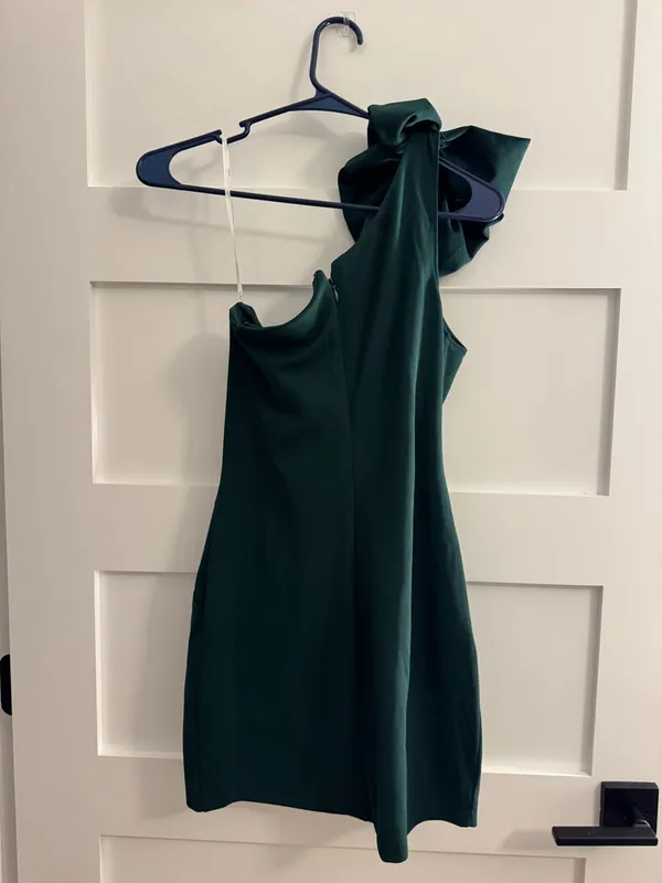 Green one shoulder dress  - Image 4