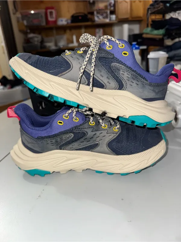 Hoka one one Women’s Anacapa 2 low gore Tex Size 5.5 B - Image 2