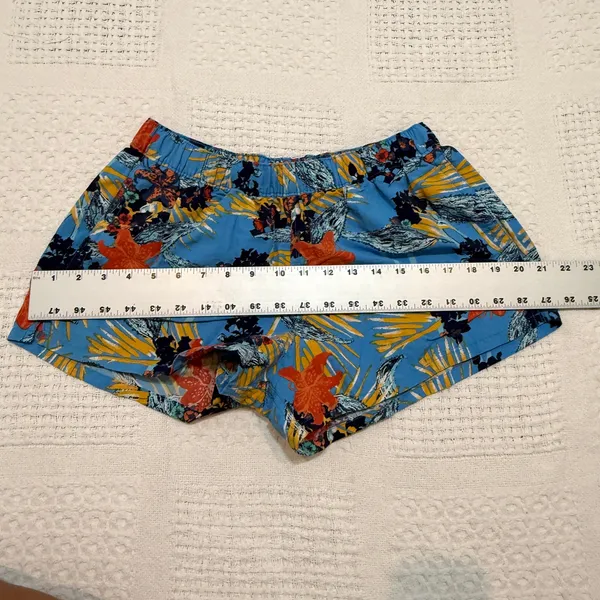 Patagonia medium Barely Baggies active athletic swim shorts SH 3427 - Image 7