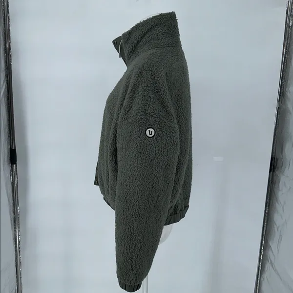 Vuori Women's Cozy Sherpa Jacket Green Fleece Jacket Olive Green Size Large - Image 8