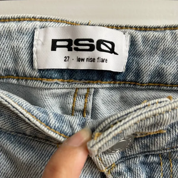 RSQ Womens‎ Light Wash Low Rise Flare Jeans Size 27 - Image 5
