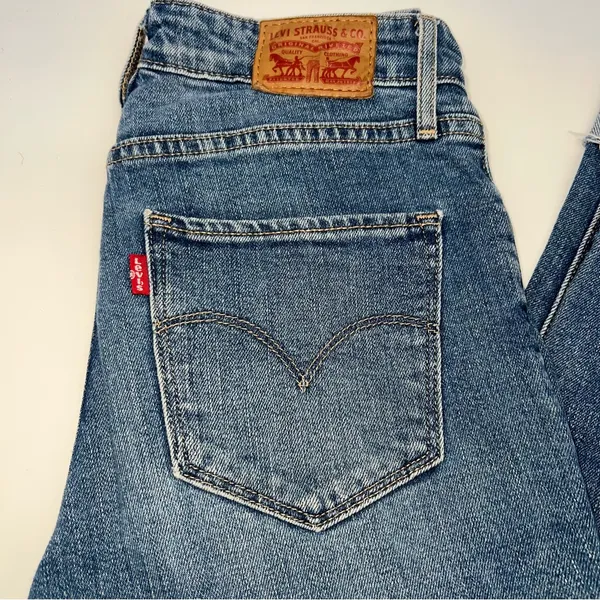 Levi's Women's High Rise Skinny Leg w/Cuffs Medium Wash Blue Jeans-Size 25 - Image 5