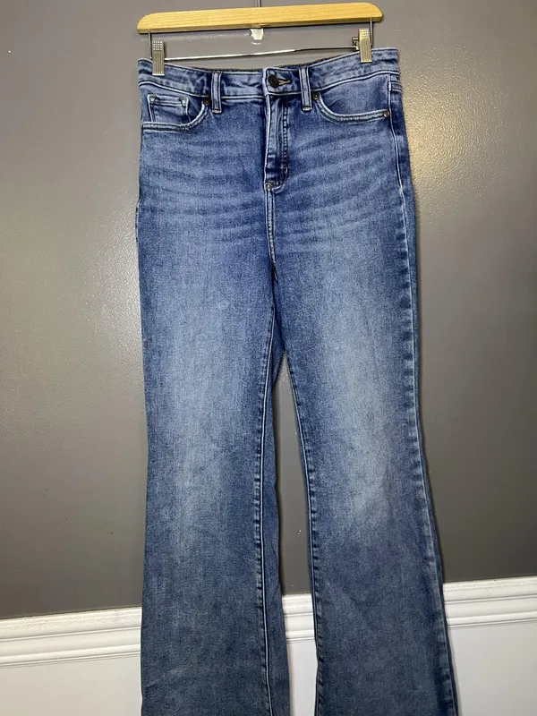 LC Lauren Conrad Super High Rise Flare Jeans Womens 6 Medium Wash Blue Denim - Image 2