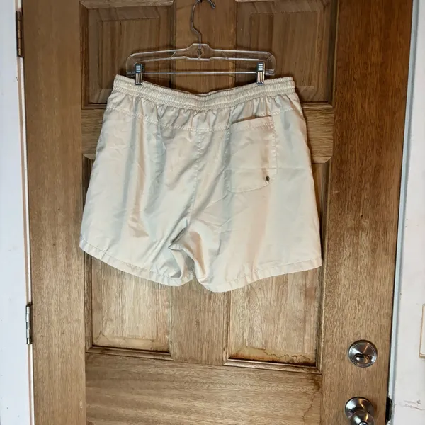 Nike Cream Athletic Shorts Relaxed Fit size XL - Image 5