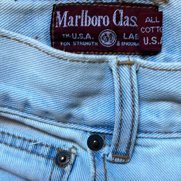 Vintage Marlboro Classics light wash, high waist cigarette jeans - Image 13
