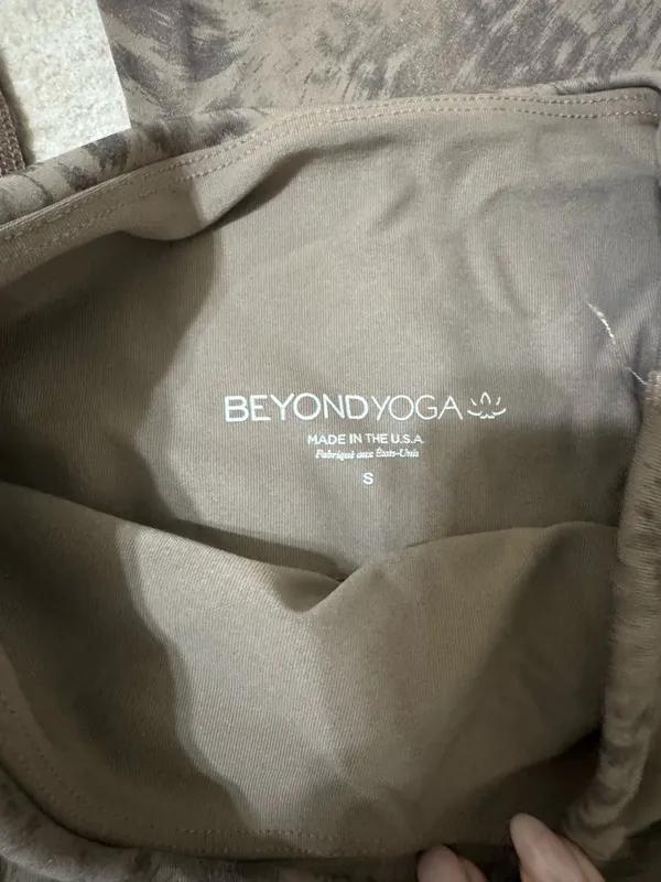 Beyond yoga leopard print leggings size small  - Image 3