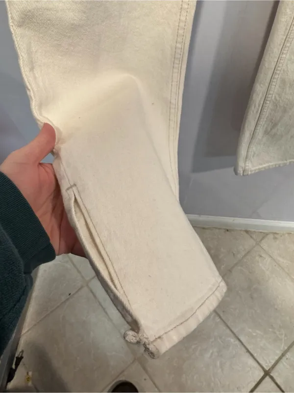 White‎ side split hem Abercrombie and Fitch 90s high rise jeans - Image 2