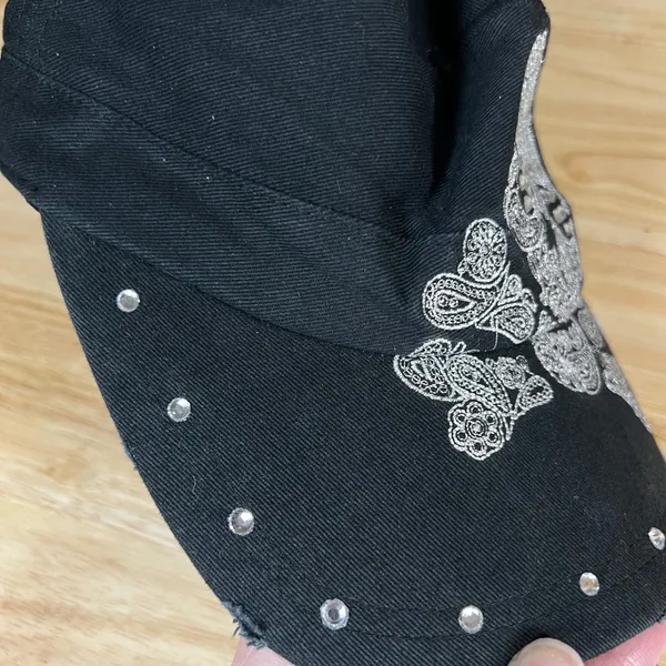 Ariat Black Cotton Cadet Hat Silver Embroidered Sugar Skull Rhinestone Distress - Image 3