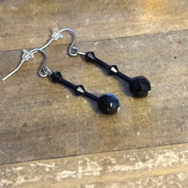 Black iridescent glass bead necklace and earrings set - Image 4
