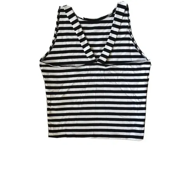 Abercrombie And Fitch Black And White Striped Crossback Cropped Tank Size M - Image 5