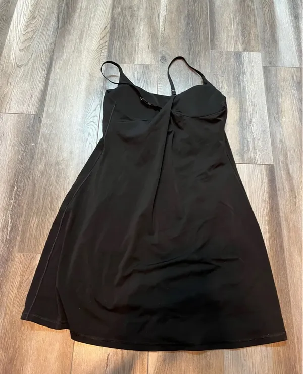 Amazon Iuga Tennis Dress - Image 4