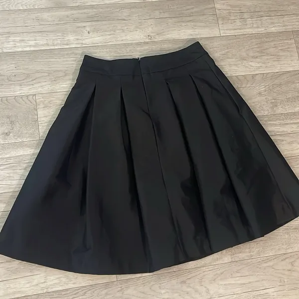 White House Black Market 2 A-Line Black Skirt pleated zip back - Image 5