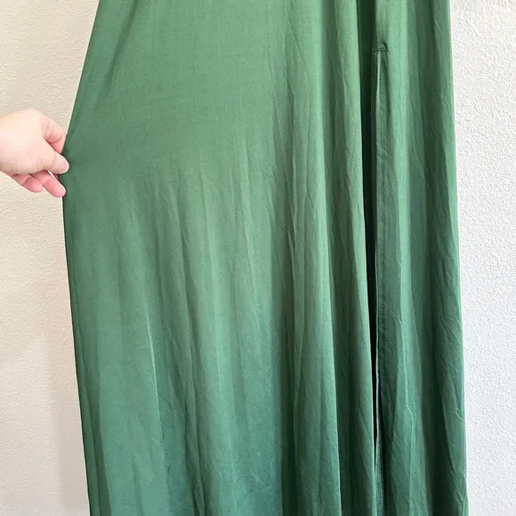 Baltic Born Ariana Green V-Neck‎ Long Sleeve Ruched Maxi Dress Bump Friendly - Image 4