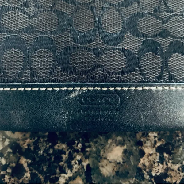 COACH Vintage Black Signature C Print Keychain Card Holder Wallet - Image 2