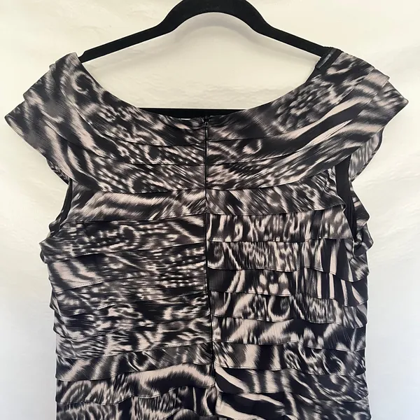 Adrianna Papell Tiered Sheath Dress 14 Mob Wife Animal Maximal Cocktail Abstract - Image 9